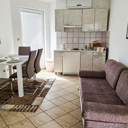 Apartments Benkovic Baška Екстериор снимка