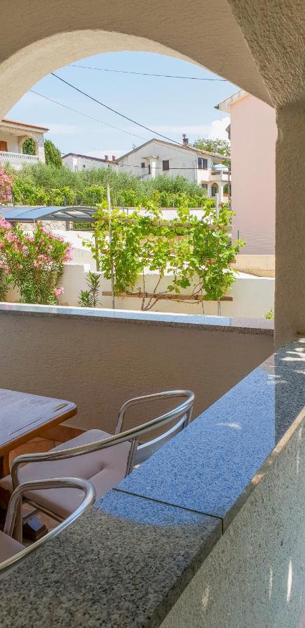 Apartments Benkovic Baška Екстериор снимка